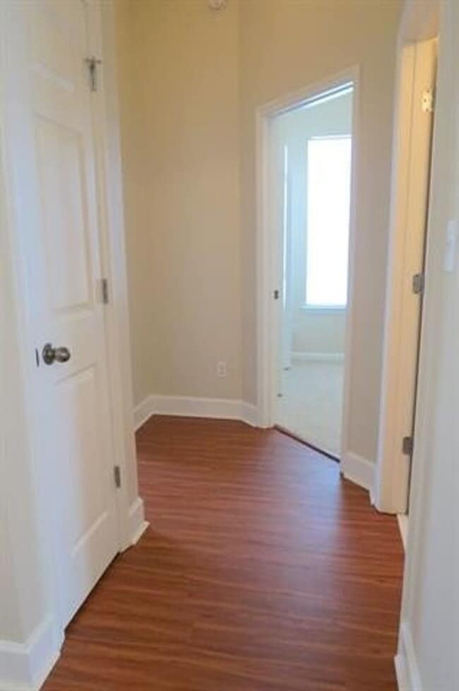 Building Photo - Charming Hampton Creek Home