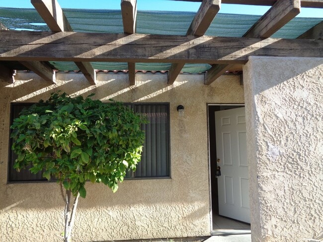 Primary Photo - COMING SOON!! 2 Bed 1 Bath Apartment in Ca...