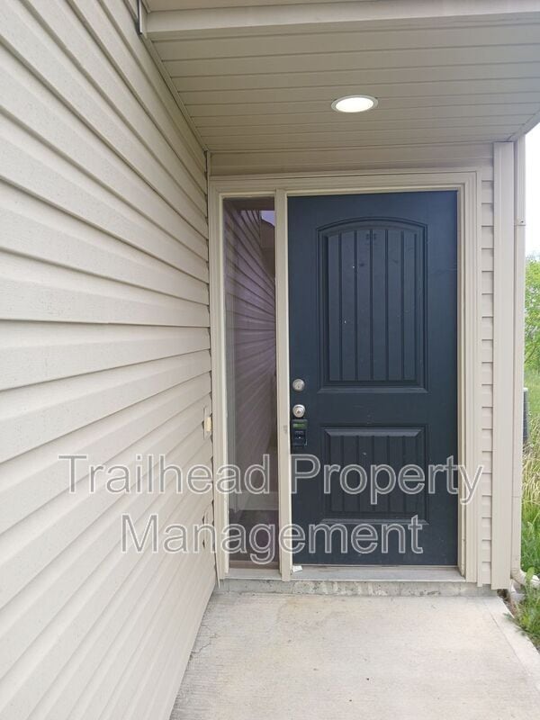 Building Photo - 21616 Westover Ct