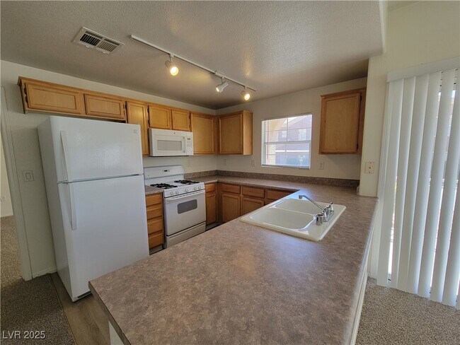 Building Photo - 3822 Ormond Beach St