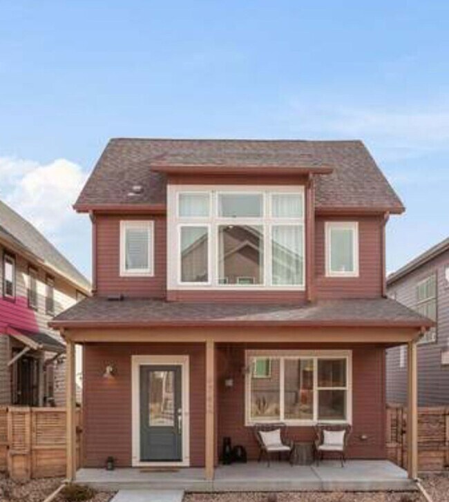 Primary Photo - Beautiful 4 bedroom 3.5 bathroom home