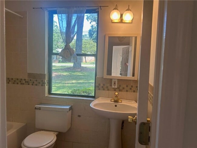 Building Photo - 2918 Mockingbird Cir