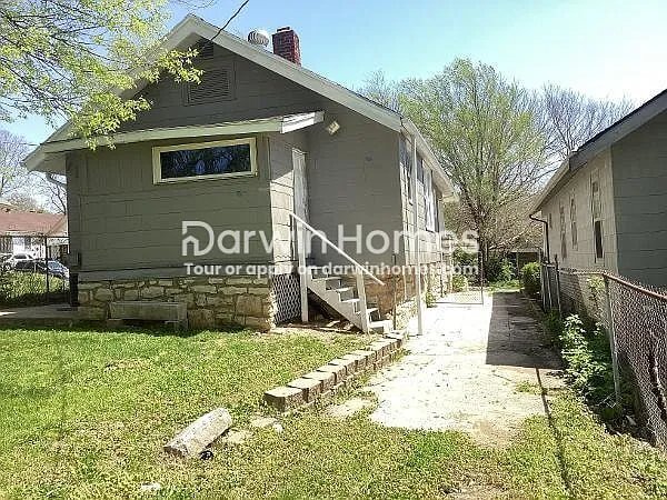 Building Photo - 4518 Chestnut Ave