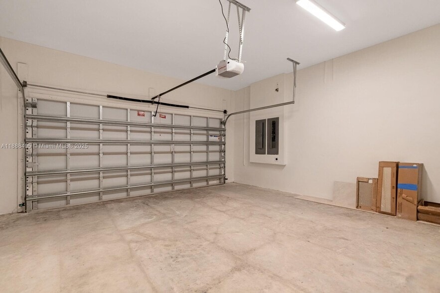 Building Photo - 13130 Addilyn Ct
