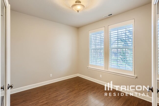 Building Photo - 10630 SW London Ln