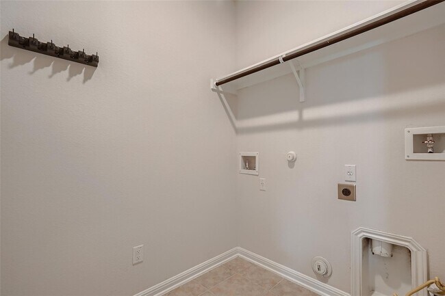 Building Photo - 1221 Trevi Fontana Dr.