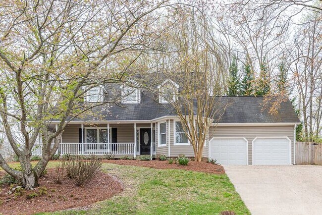 Primary Photo - NW Large Updated Home! LR, DR, Den, FP, Ha...