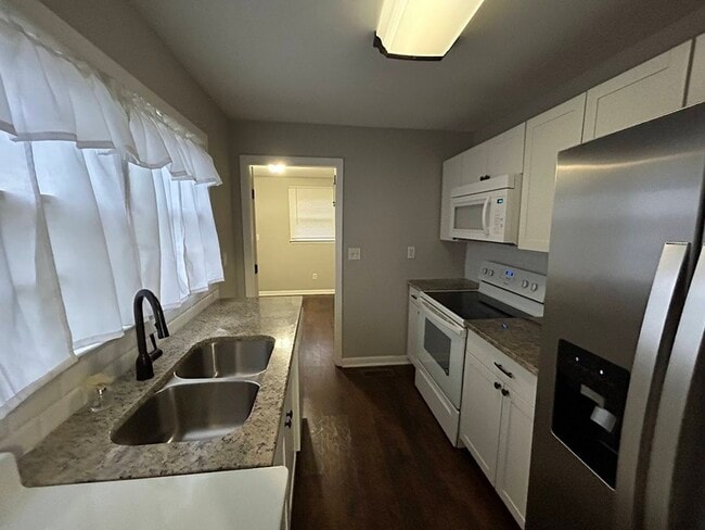 Building Photo - 3903 Newson Rd SW