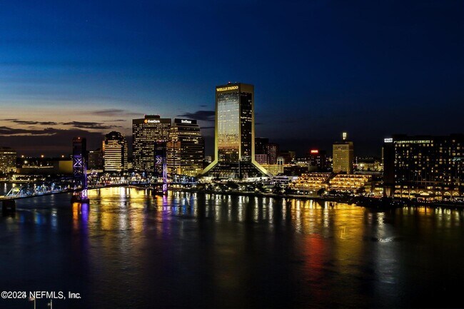 Building Photo - 1431 Riverplace Blvd