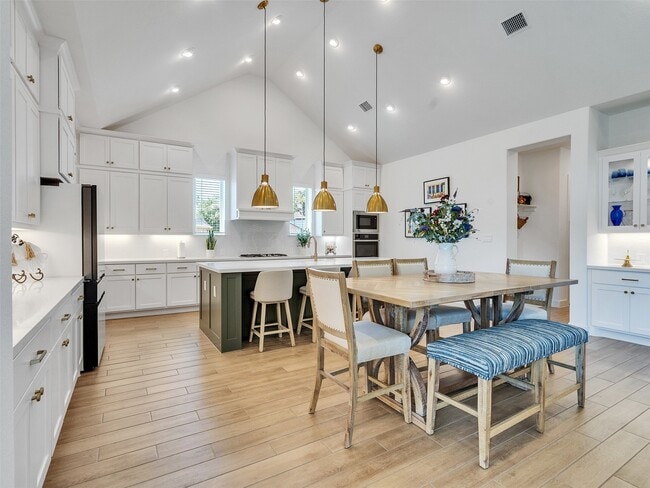 Building Photo - 5422 Farm Hill Way