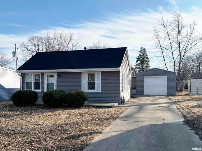 Building Photo - 2022 W Richwoods Blvd