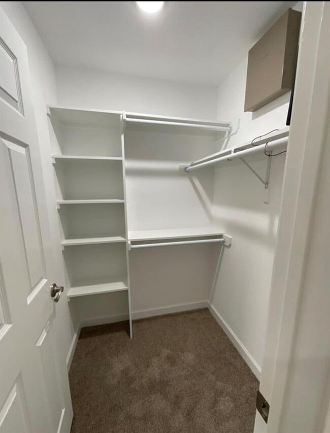 Building Photo - 5202 Northridge Dr