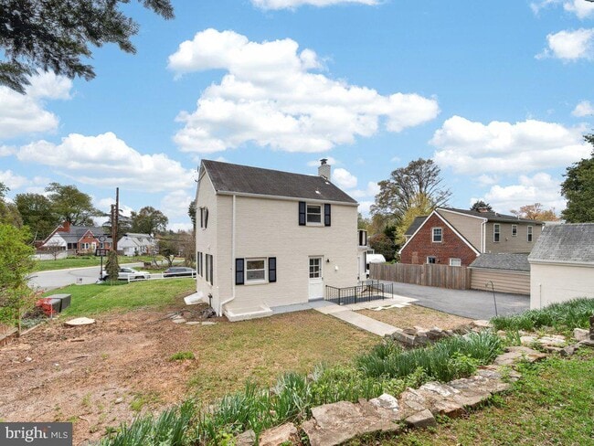 Building Photo - 10506 Lorain Ave