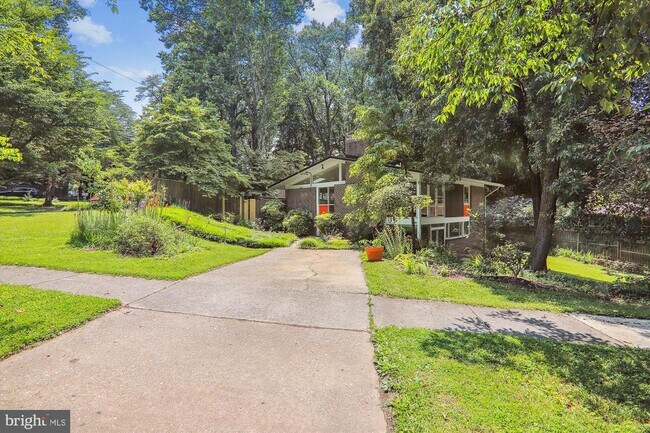 Building Photo - 3945 Rickover Rd