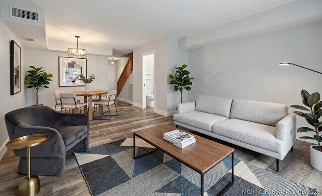 Building Photo - 4221 SW 71st Ter
