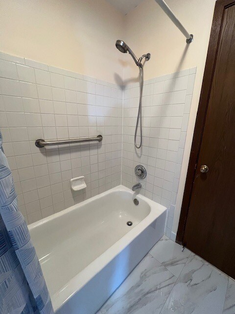 Building Photo - 1796 Vermont Dr