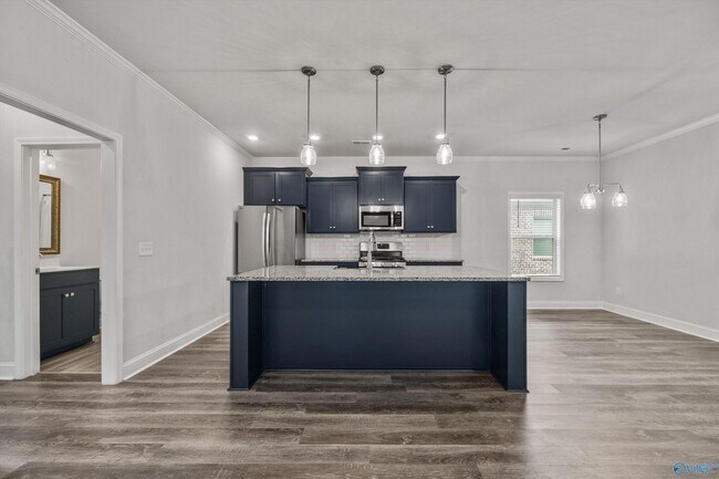 Building Photo - 17246 Chelsea St