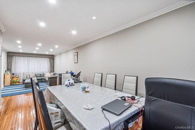 Building Photo - 95-25-95-67 67th Ave