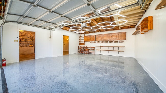 Building Photo - Burbank Wonder Years house