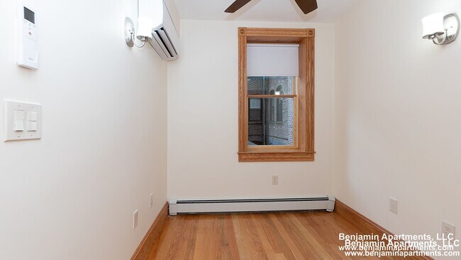 Building Photo - 48 Garden St