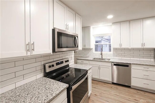 Building Photo - 1227 Date St