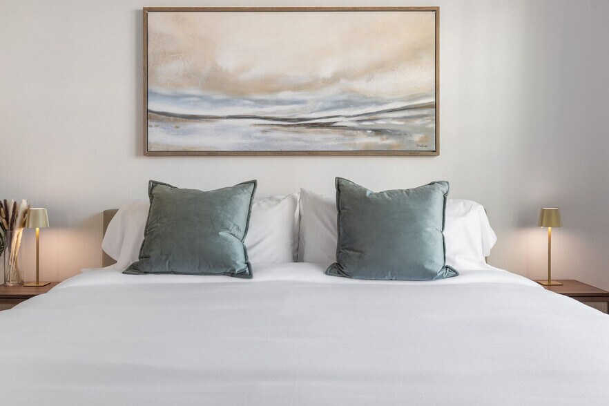 Building Photo - 1301 Leah Ave