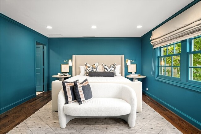 Building Photo - 5527 Briar Dr