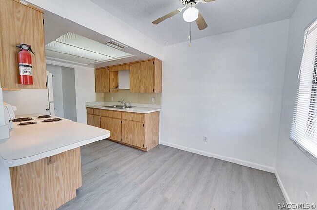 Building Photo - 512 long ave