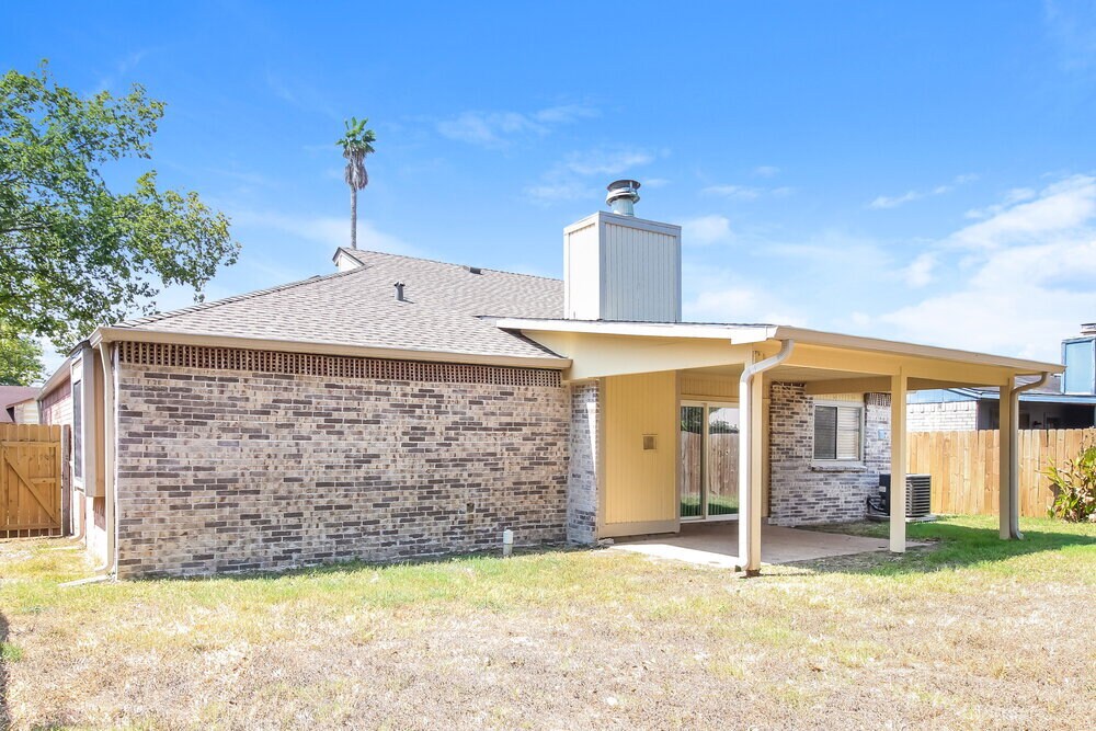 Building Photo - 6210 Roseridge Ln