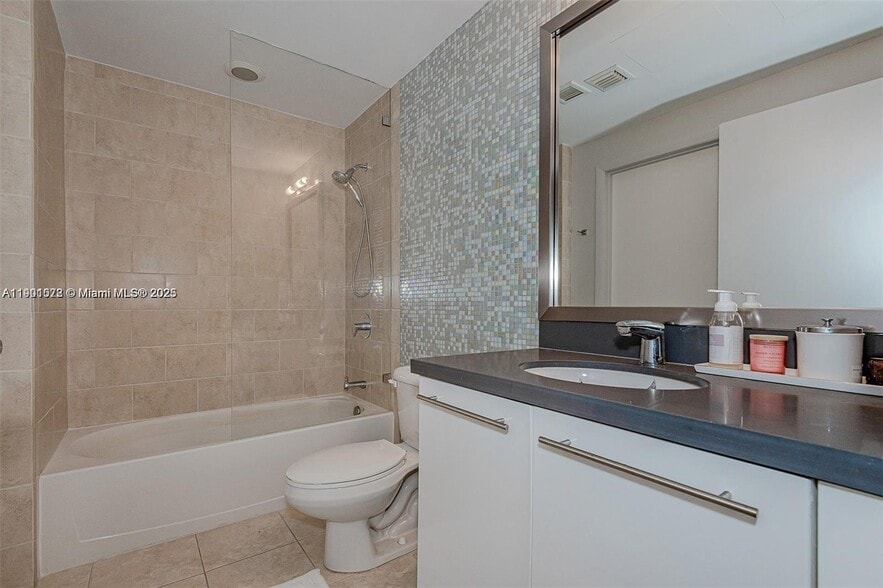 Building Photo - 90 SW 3rd St