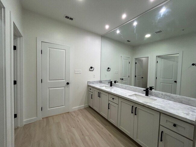 Building Photo - 6317 Krone Ln