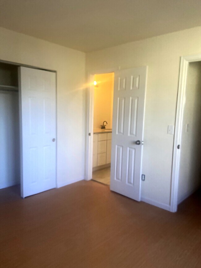 Master bath - 3030 W Kentucky Ave