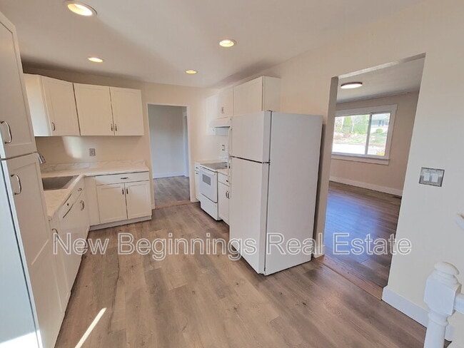 Building Photo - 5330 Silver Spur Ave