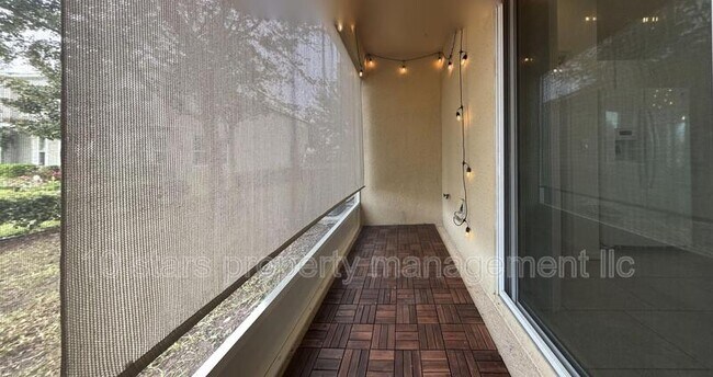 Building Photo - 7031 White Treetop Pl