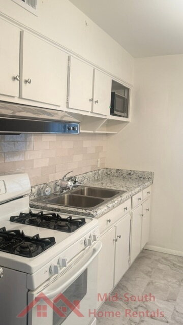 Building Photo - 1076 Dora Cove