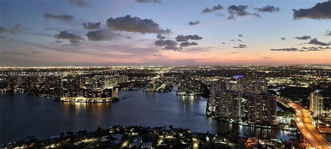 Building Photo - 18975 Collins Ave