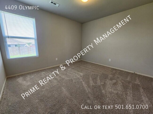 Building Photo - 4409 Olympic-
