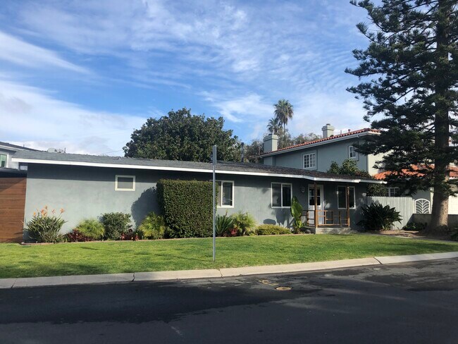 Primary Photo - 251 Cll De Andalucia