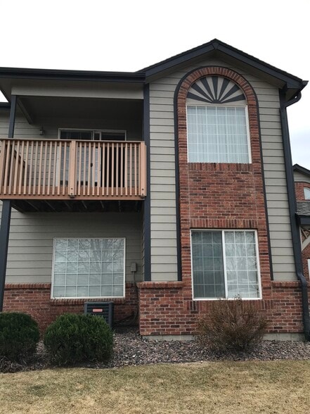 Front - 960 W 112th Ave