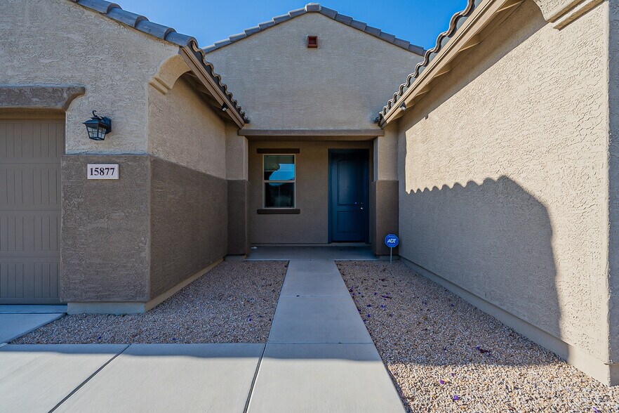 Building Photo - 15877 W Mauna Loa Ln