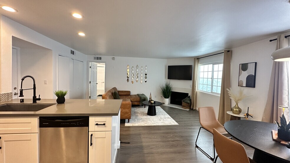 Building Photo - 4205 Ohio St