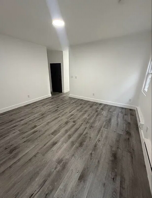 Building Photo - 25 Riverview Pl