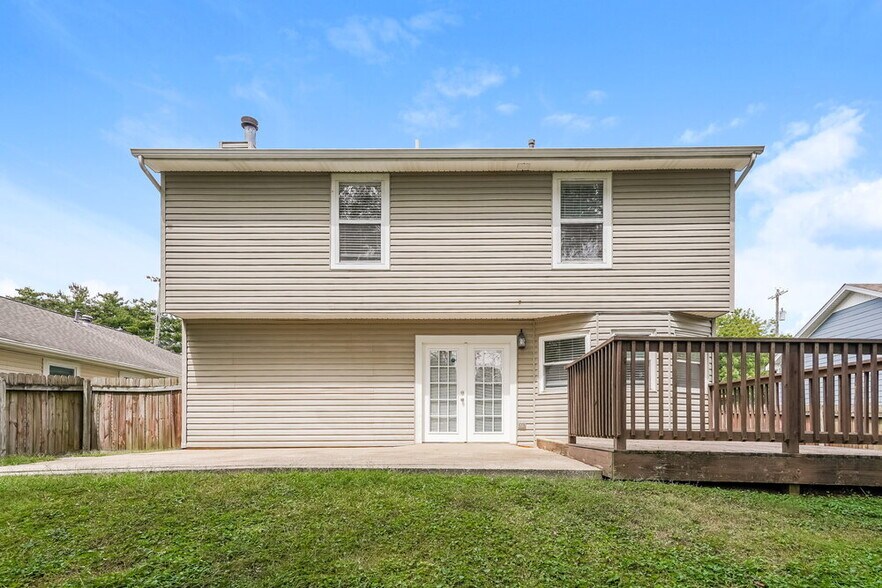 Building Photo - 104 Northlake Dr