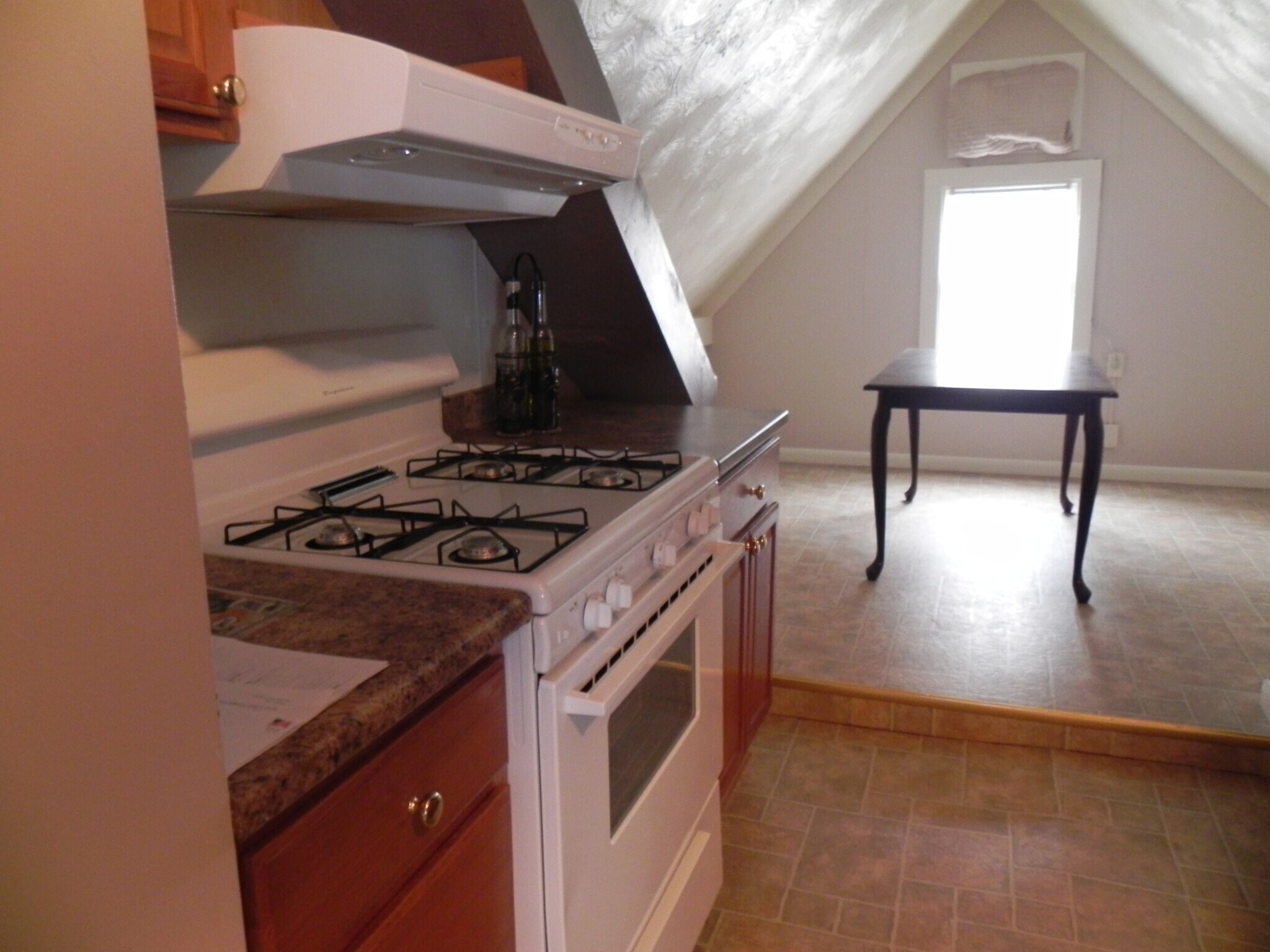 looking toward dining area - 84 S Brooklyn Ave