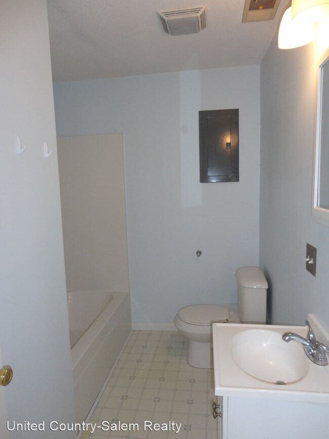 Building Photo - 2 br, 1 bath House - 301 S. Warfel