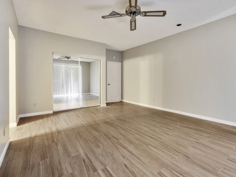 Building Photo - 1594 The 12th Fairway