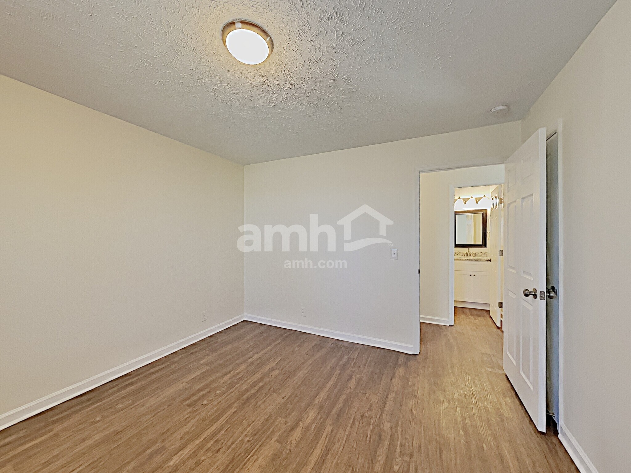 Building Photo - 3429 White Pine Dr