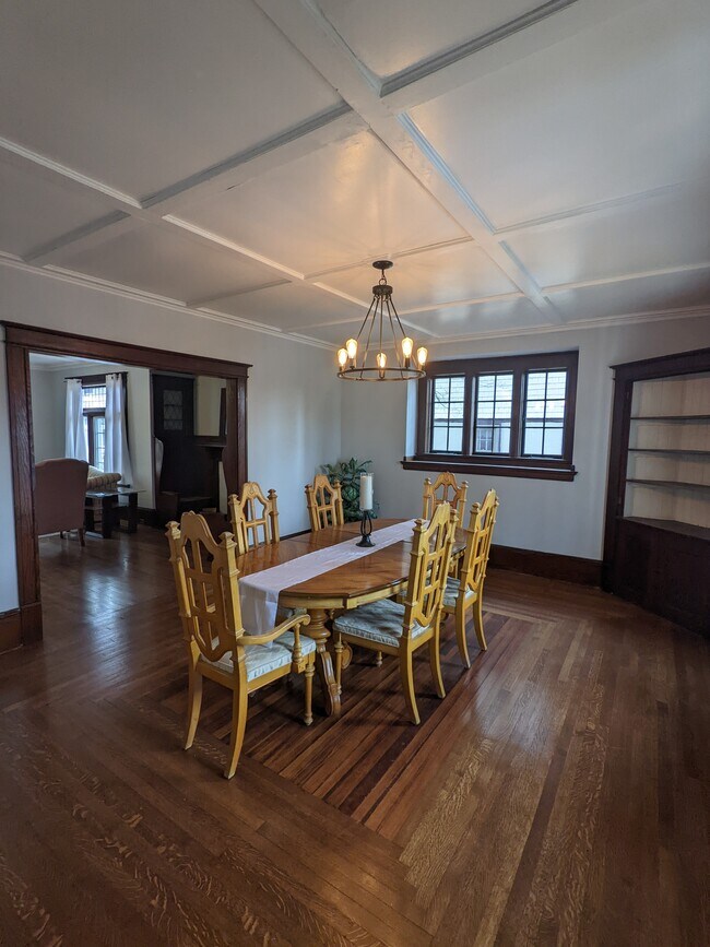 Building Photo - 171 Lincoln St