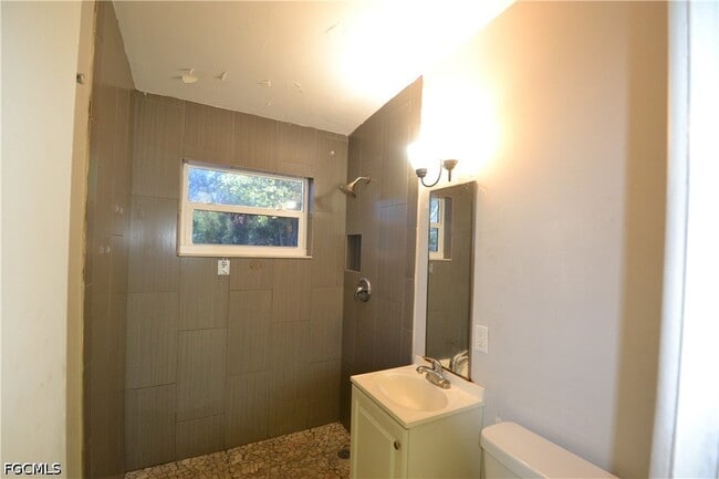 Building Photo - 1324 Brookhill Dr