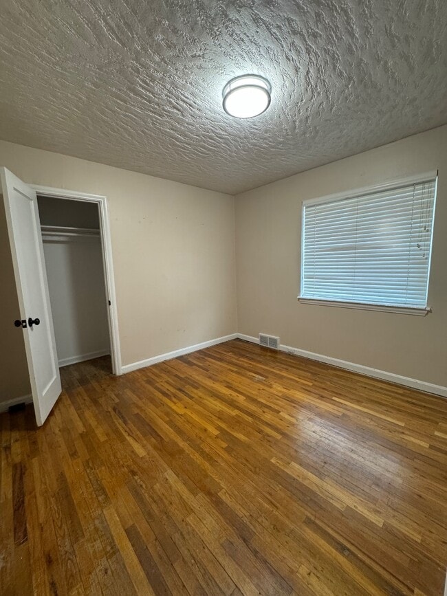 Building Photo - 2303 Taylor Ave